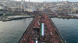 Yüz binlerce kişi Gazze için Galata'ya koştu!
