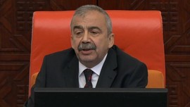 Sırrı Sürayya Önder hayatını kaybetti!