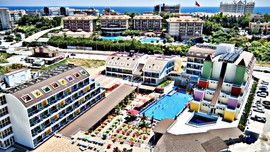 Geceliği en az 37 bin lira olan otelde işçiye maaş yok!