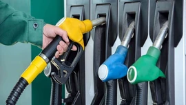 Akaryakıt fiyatları rekor kırdı: Benzin ve motorin 55 TL’ye dayandı