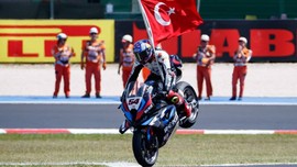 Toprak Razgatlıoğlu, İspanya'daki ilk yarışta 1. oldu!