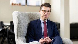 Profesör evinde vurulmuş olarak bulundu