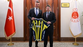 Saran'ın hediyesi tartışmaya neden oldu!