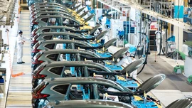 Otomobil devi üretime ara veriyor!