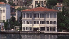 Tarihi yalı satışa çıkarıldı! Fiyatı dudak uçuklattı