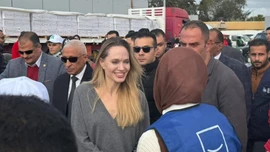 Angelina Jolie Refah Sınır Kapısı’nda