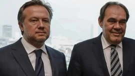 Demirören'de istifa şoku!