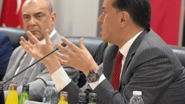 Kolundaki saatin değeri 20 milyon lira!