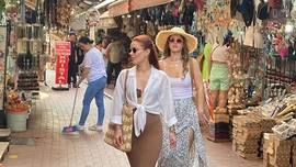 Rus turistler alışverişi kesti!