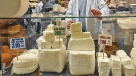 Eskiden ürün yoktu, şimdi alıcı yok: Eminönü esnafı umduğunu bulamadı
