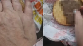 Hamburger siparişini açtı, hayatının şokunu yaşadı!