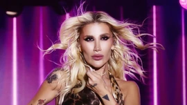 Burcu Güneş ve İrem Derici birbirine girdi!