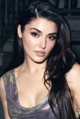 Hande Erçel'den bir ilk! Kapakta yer aldı