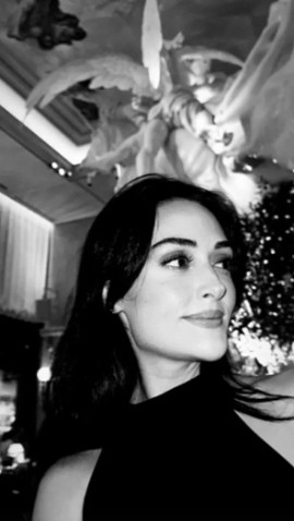 Esra Bilgiç ve Faruk Sabancı'dan aşk dolu pozlar