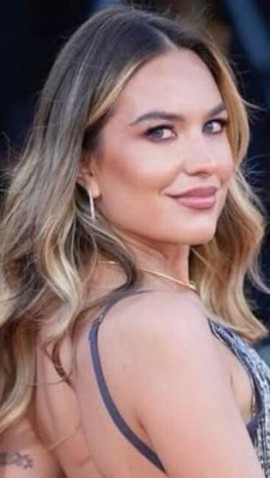 Mezarlıkta tüyler ürperten olay! Genç modelin mezarı açıldı, başı kayıp