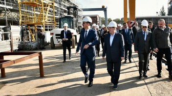 Aziz Yıldırım'ın savaş gemisi suya indi! "Kritik evre tamamlandı"