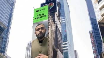 Celal Karatüre bu kez Times Meydanı'na damga vurdu!