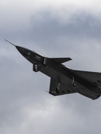 Bayraktar KIZILELMA, savaş uçağını yakaladı!