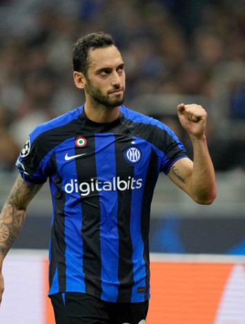 Hakan Çalhanoğlu'na 2.5 milyon liralık şok!