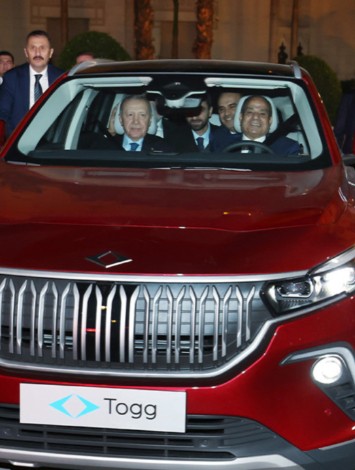 Erdoğan Sisi'ye Togg hediye etti