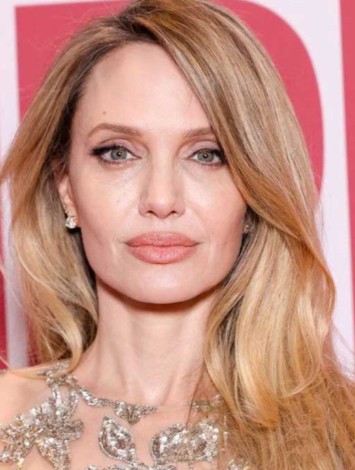 Angelina Jolie'den ABD'yi terk etme kararı! Gündem oldu