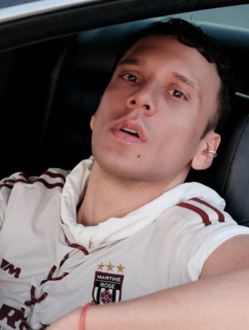 Şarkıcı Edis gözaltına alındı!