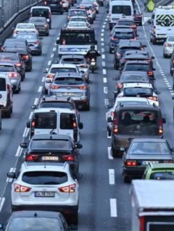 Yola çıkacaklar dikkat! Hız limitleri değişti, cezalar katlandı