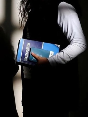 Akademide borsa oluştu: Ver parayı, kap kadroyu