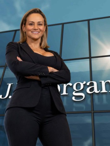 Dev banka JPMorgan’da istismar iddiası: Kadın yönetici, erkek çalışanını seks kölesi yapmakla suçlanıyor