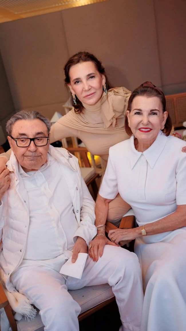 Aydın Doğan 90. yaşını ailesiyle Cannes&rsquo;da kutladı - Resim : 2