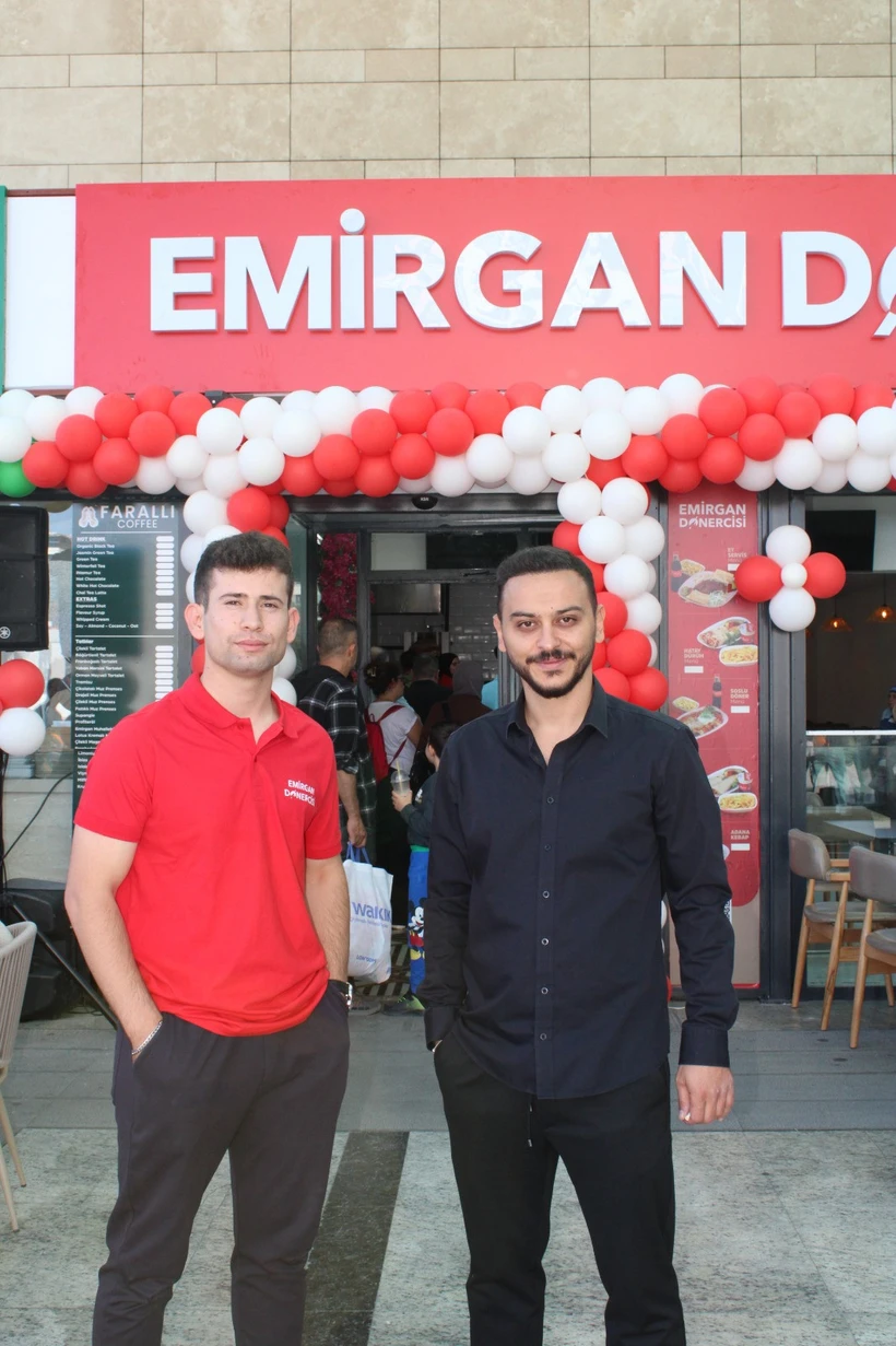 Emirgan Dönercisi Antares AVM’de şenlik gibi açılış yaptı - Resim : 1