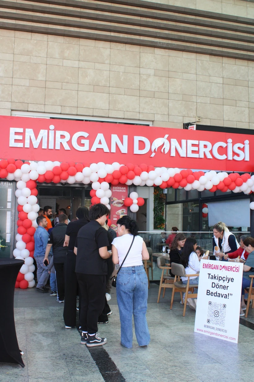 Emirgan Dönercisi Antares AVM’de şenlik gibi açılış yaptı - Resim : 2