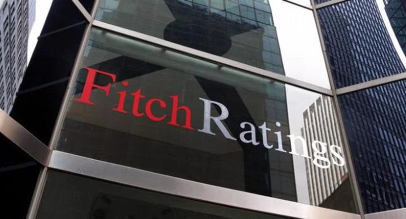 Kritik d&ouml;neme&ccedil;: Fitch T&uuml;rkiye&rsquo;nin g&ouml;r&uuml;n&uuml;m&uuml;n&uuml; pozitife &ccedil;evirdi