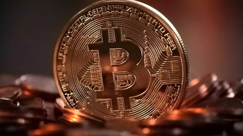Siyasi gerilim kriptoyu vurdu: Bitcoin nefesini tuttu