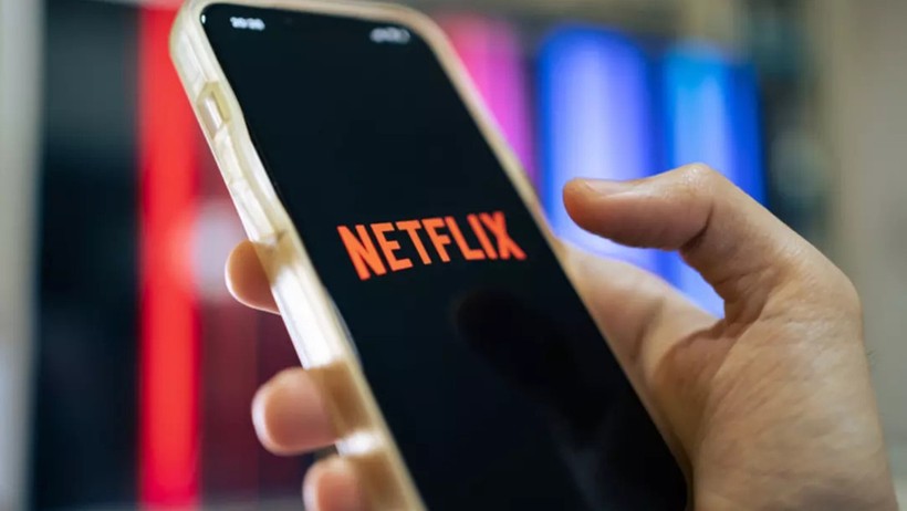 Bir yılda ikinci zam! Netflix fiyatları uçuşa geçti