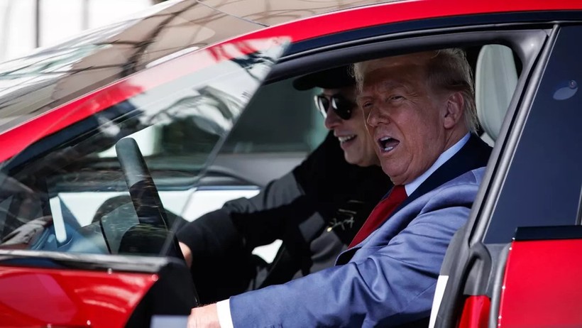 Tesla’da siyasi fırtına: Musk-Trump krizi piyasaları altüst etti