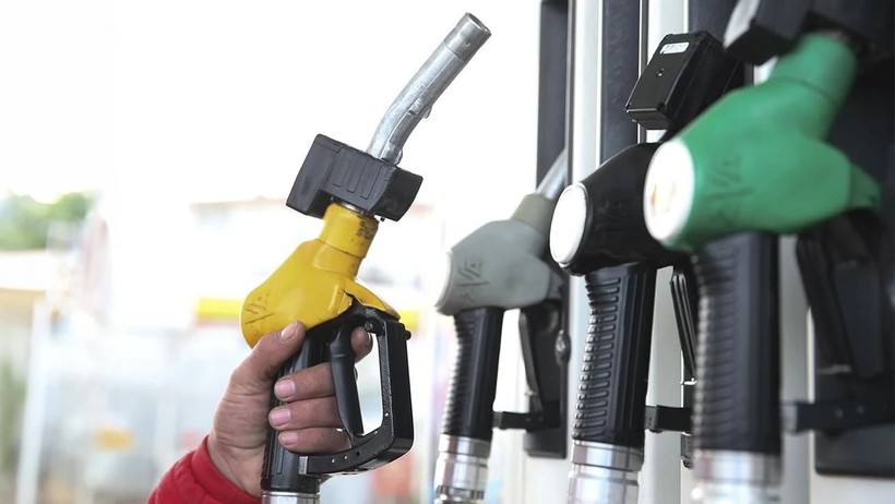 Benzin ve motorine yeni zam şoku