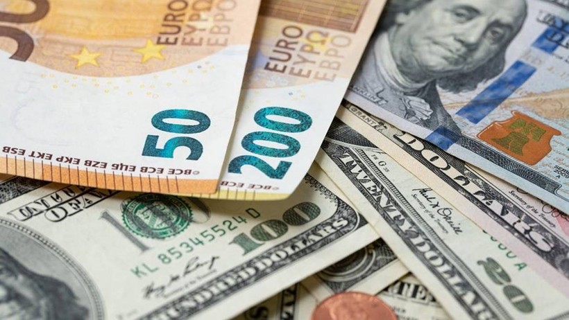 Dolar ve Euro'da fırtına: TL savruluyor