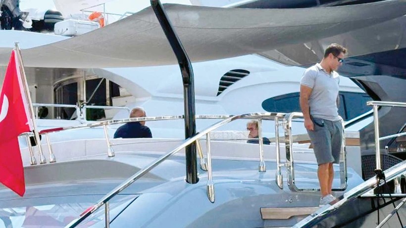 Bakan Ersoy'un tercihi Yunanistan oldu! Lüks yatla tatil - Resim : 1
