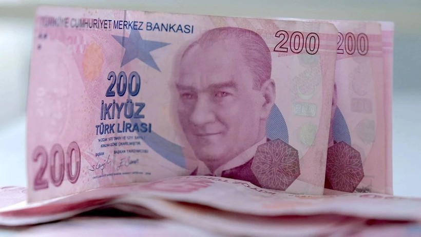 Petrol fiyatları düştü, Merkez Bankası faizi indiriyor