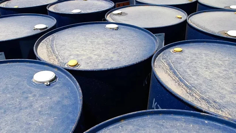 Petrolde tansiyon yükseliyor: Arz patladı, fiyatlar çöktü