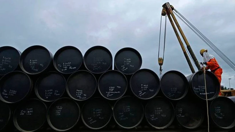 Petrolde tansiyon yükseliyor: Arz patladı, fiyatlar çöktü
