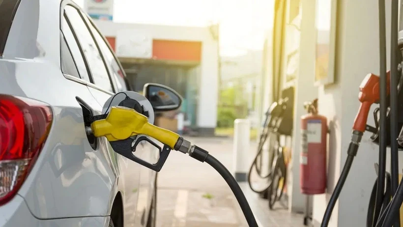 Yakıt krizi kapıda: Benzine yeni zam, motorin de yolda