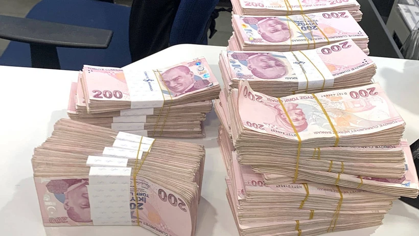 Hazine 823 milyar lira borçlanmaya gidiyor