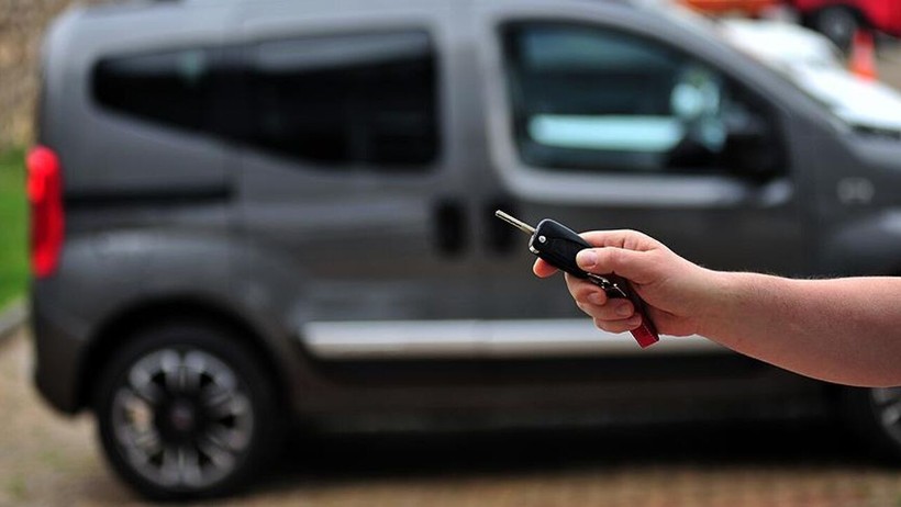 Altın yatırımcıları otomobile koşuyor