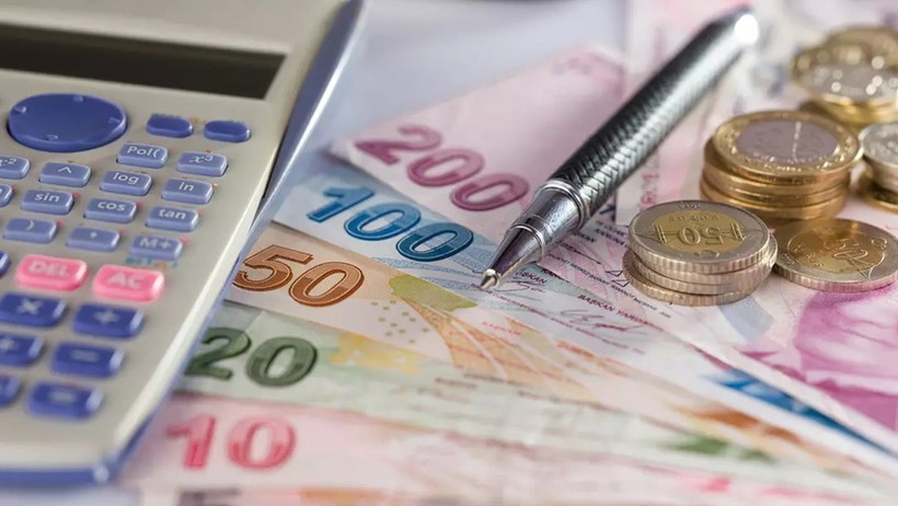 Memur maaşları enflasyona yenildi