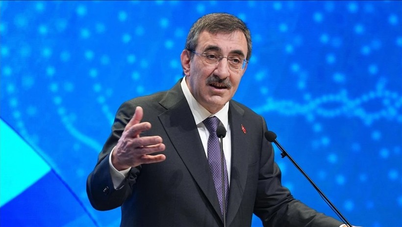 Cari a&ccedil;ık azalıyor, T&uuml;rkiye ekonomisi g&uuml;&ccedil;leniyor