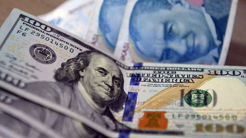 Dolar/TL durağan, k&uuml;resel riskler y&uuml;kseliyor