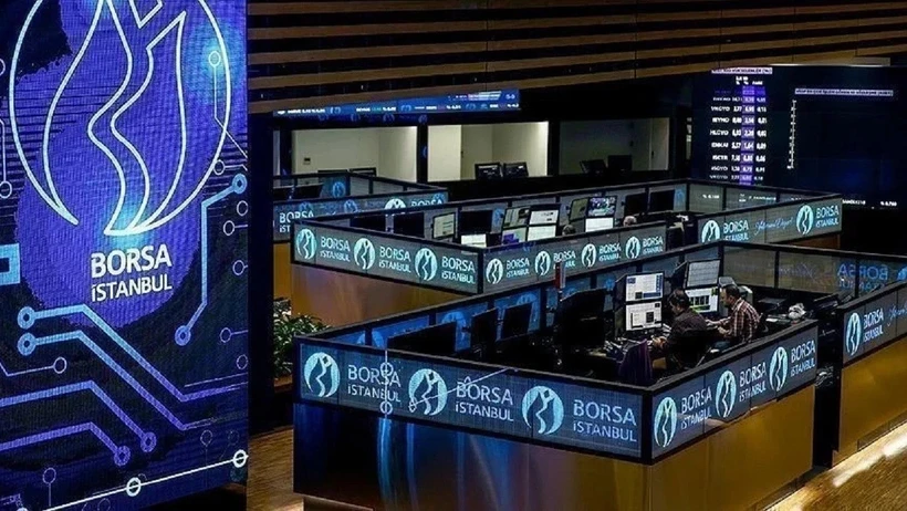 BIST 100 zirvede: Tarihi rekorla 13.030 puana ulaştı