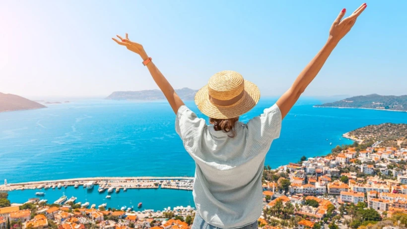 T&uuml;rkiye turizminde tarihi yıl: Gelirler 65 milyar dolara ulaştı